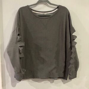 Woman’s plus sweatshirt